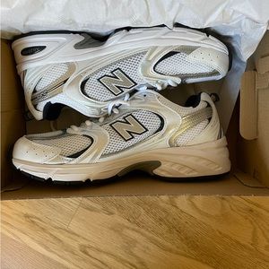 New Balance 530s!!! White / silver / navy